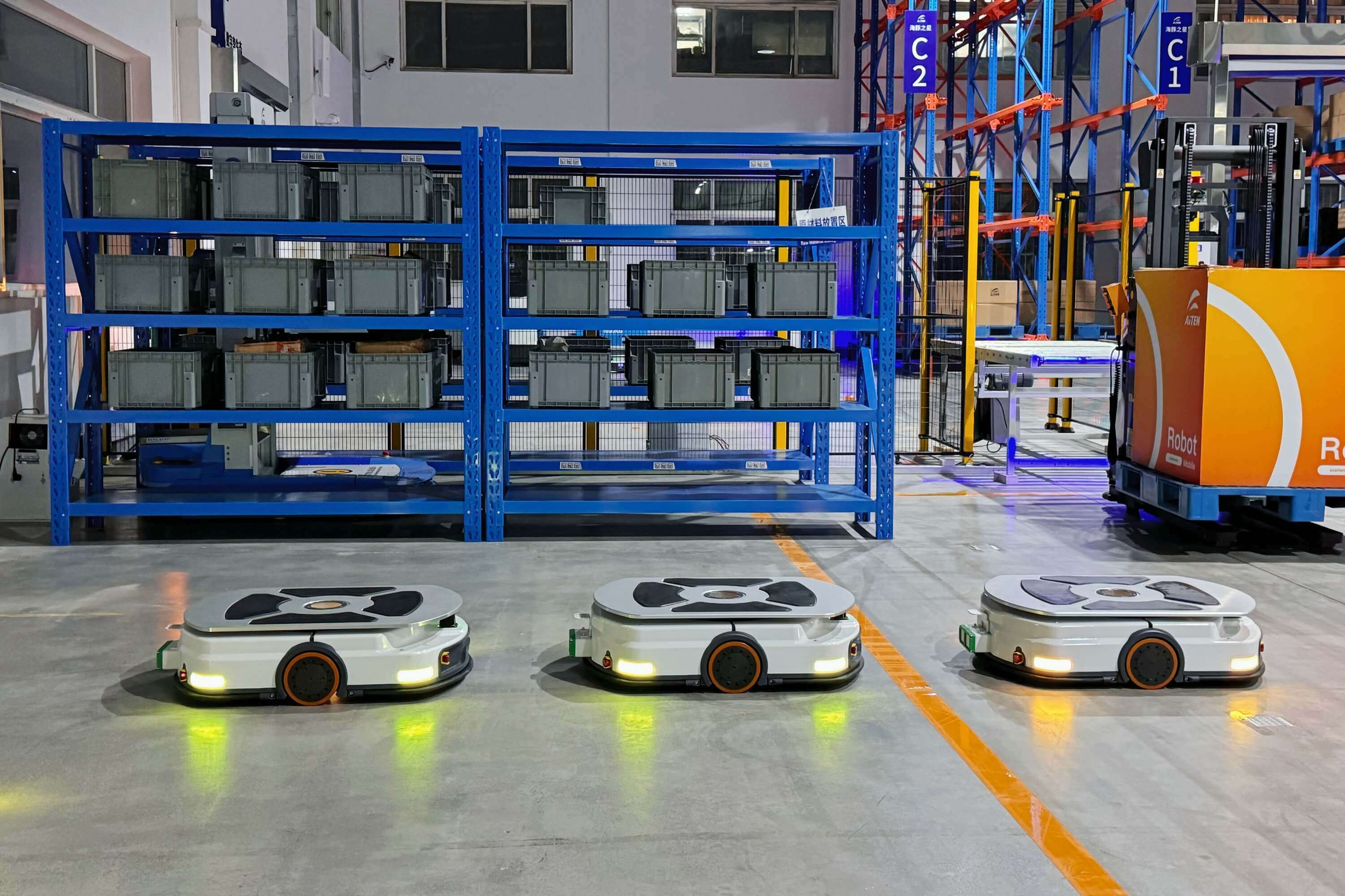 yaboAMR托盘搬运车：赋能仓库自动化托盘运输